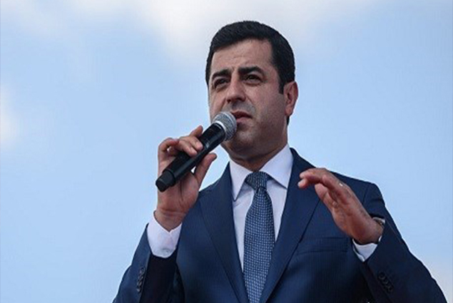 دەمیرتاش لە زیندانەوە بە تەلەفۆن پەیامێكی ئاراستەی دەنگدەران كرد دەمیرتاش لە زیندانەوە بە تەلەفۆن پەیامێكی ئاراستەی دەنگدەران كرد