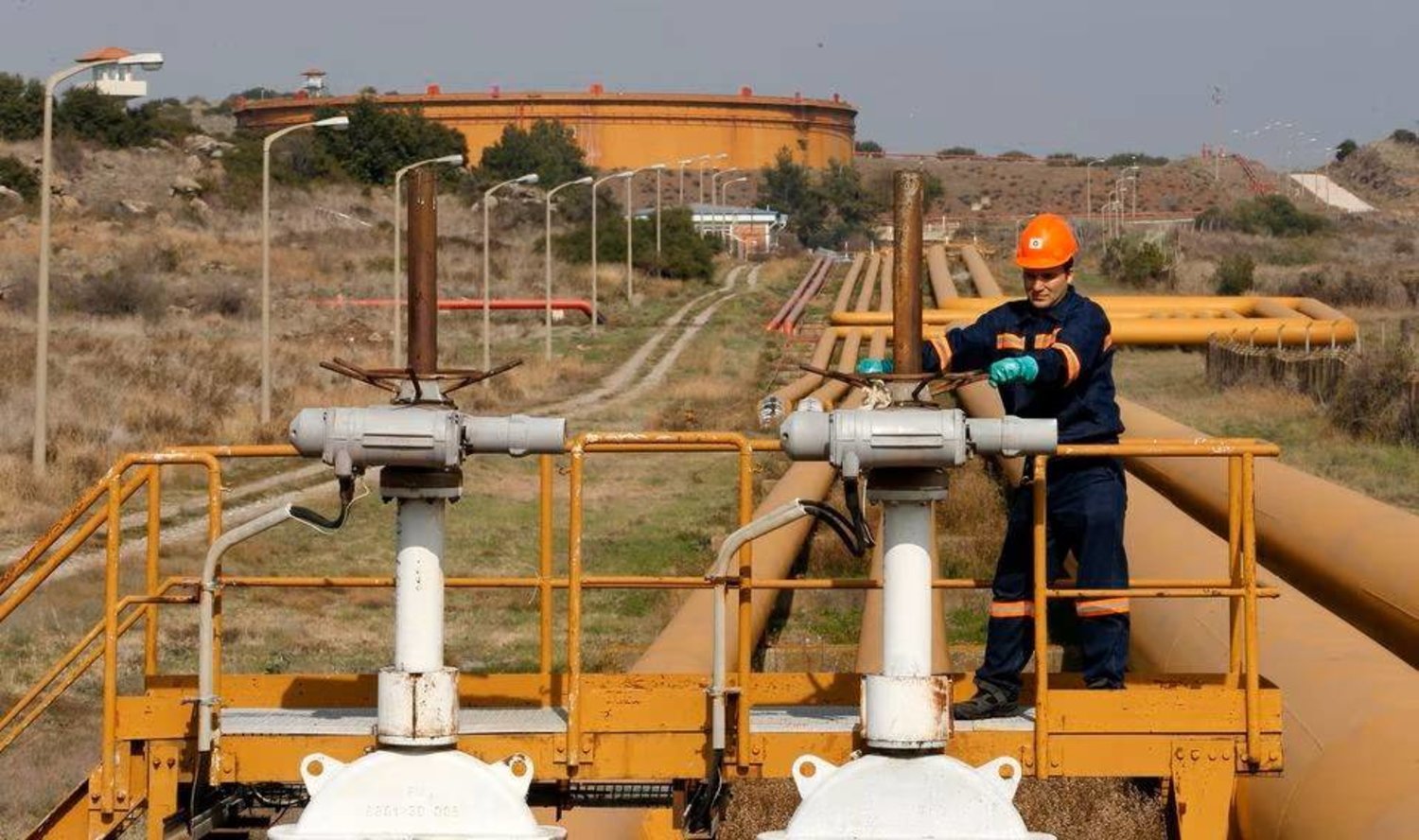 Iraqi officials' statements about the resumption of oil exports are incorrect
